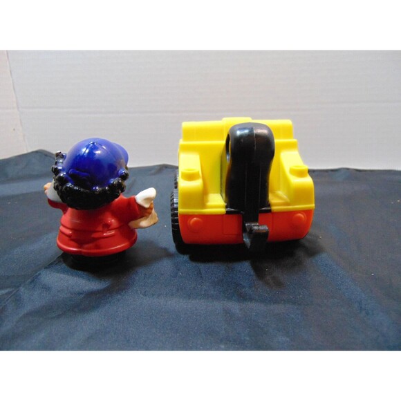 Fisher Price Little People Tow Truck Wrecker with Sound and Figure 2006 - Picture 3 of 6